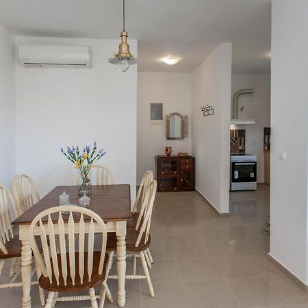 Hillside Seaview Apartment สตาโลส ภายนอก รูปภาพ