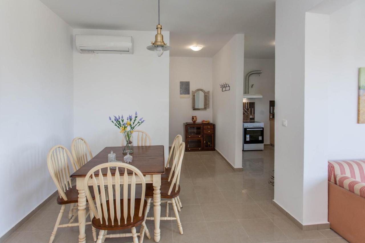 Hillside Seaview Apartment สตาโลส ภายนอก รูปภาพ