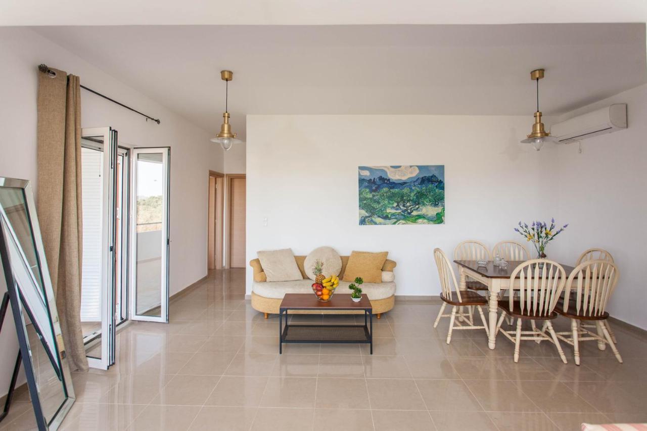 Hillside Seaview Apartment สตาโลส ภายนอก รูปภาพ