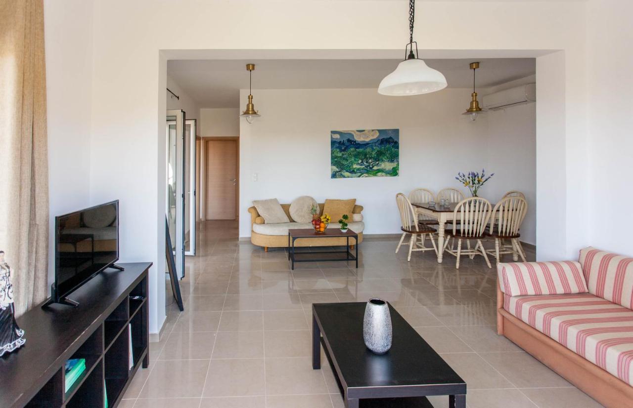 Hillside Seaview Apartment สตาโลส ภายนอก รูปภาพ