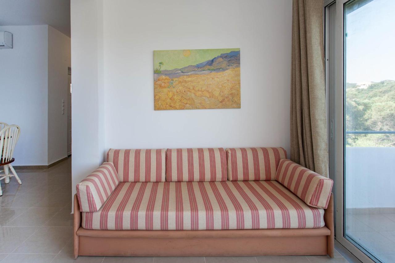 Hillside Seaview Apartment สตาโลส ภายนอก รูปภาพ