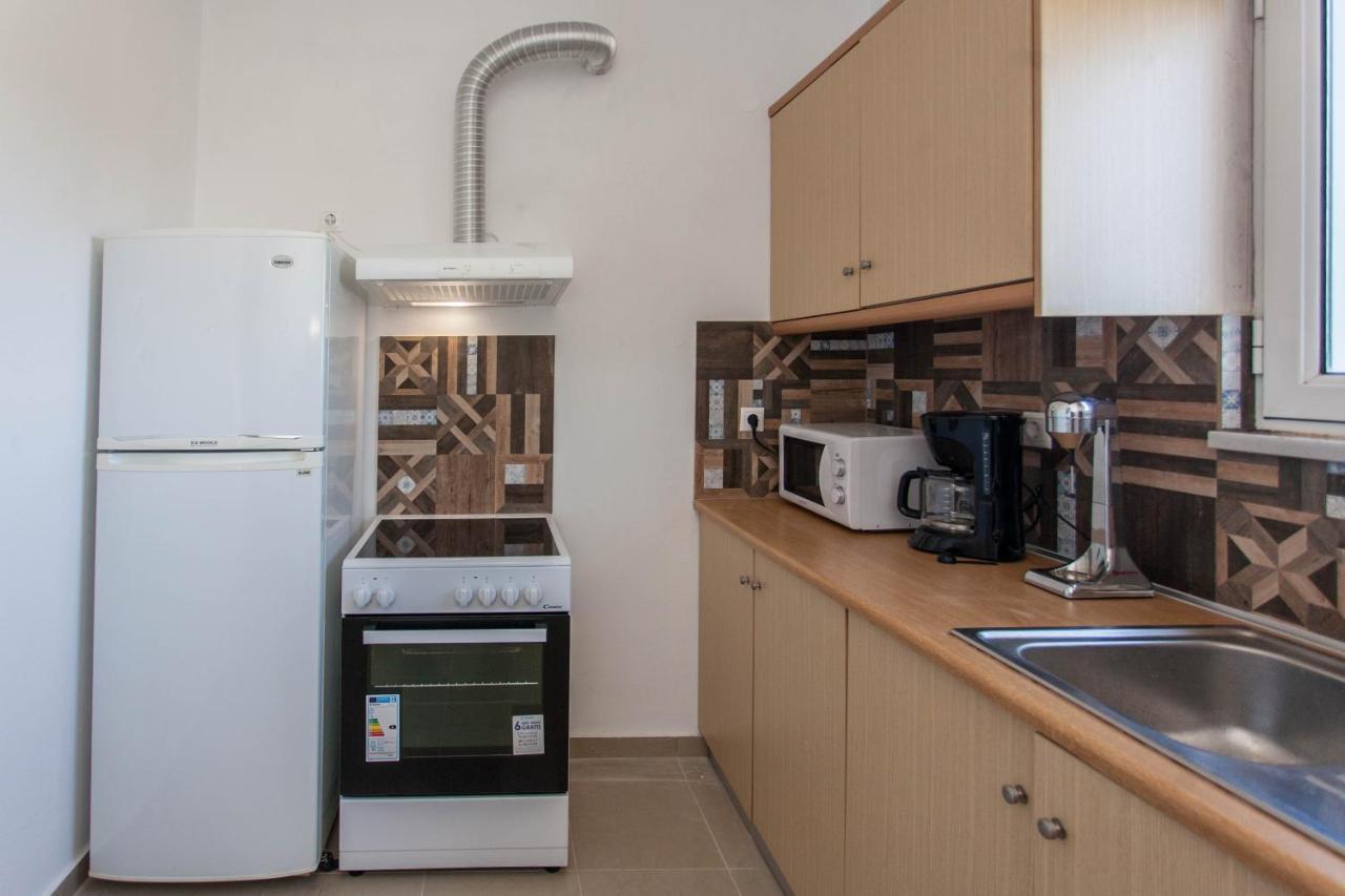Hillside Seaview Apartment สตาโลส ภายนอก รูปภาพ