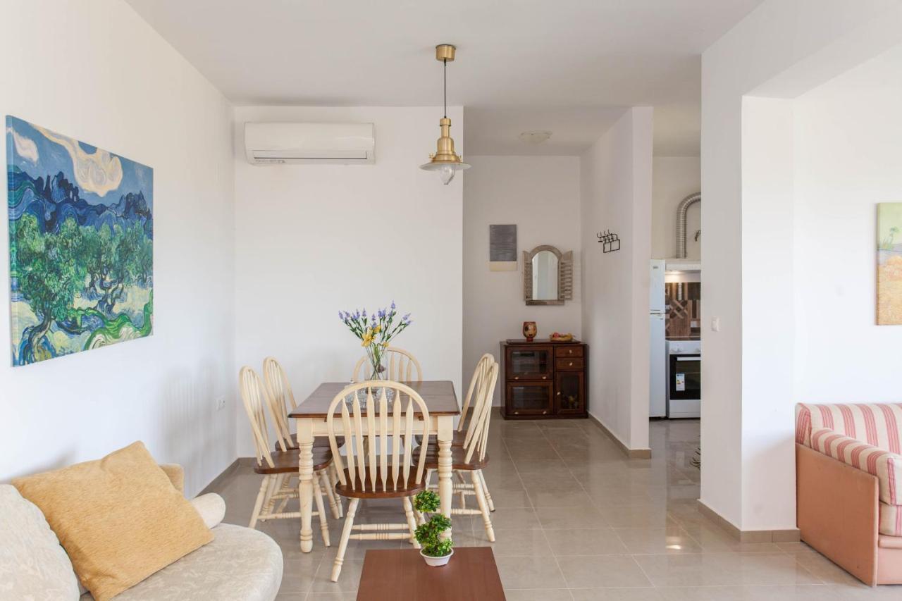 Hillside Seaview Apartment สตาโลส ภายนอก รูปภาพ