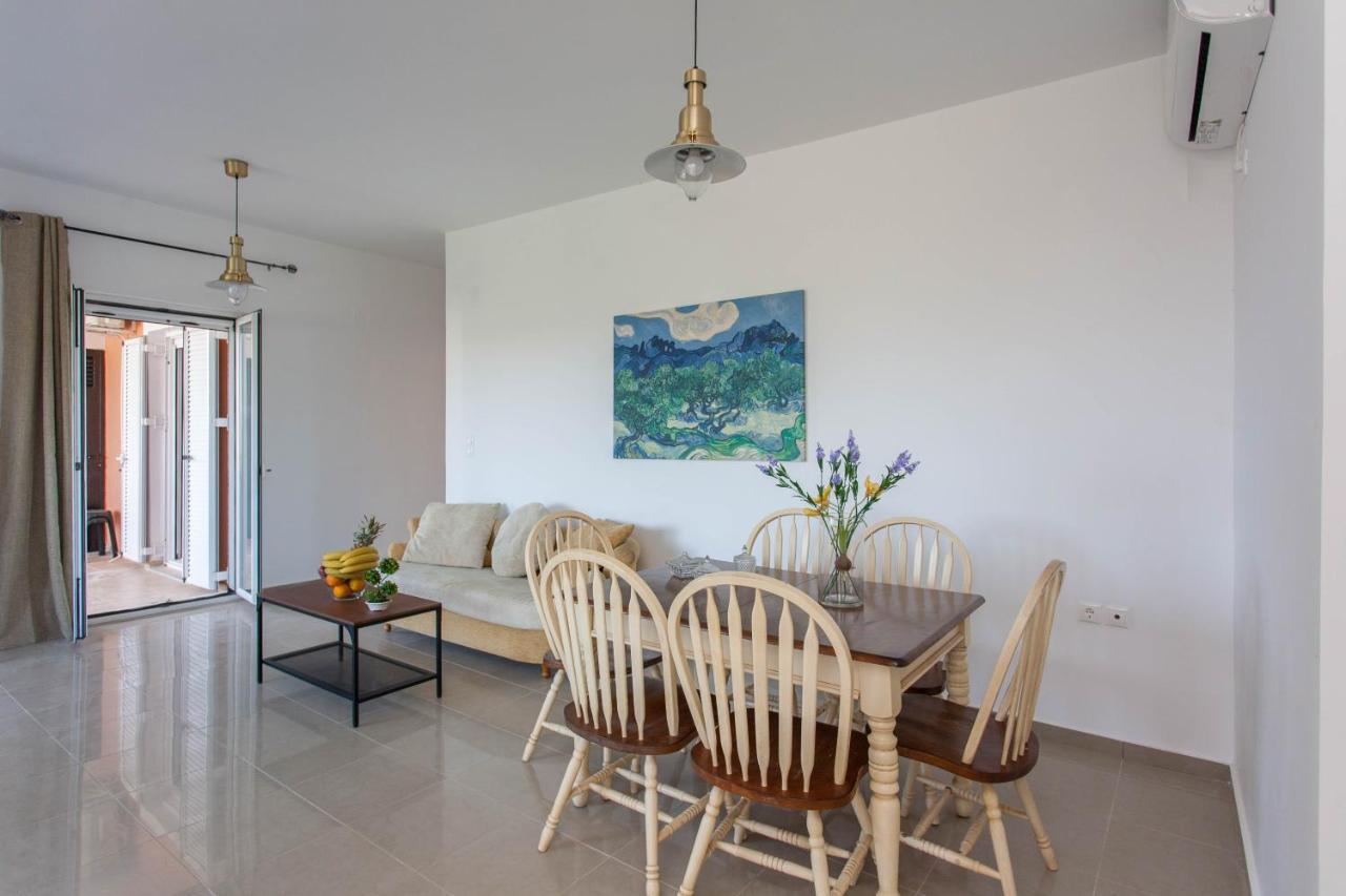 Hillside Seaview Apartment สตาโลส ภายนอก รูปภาพ