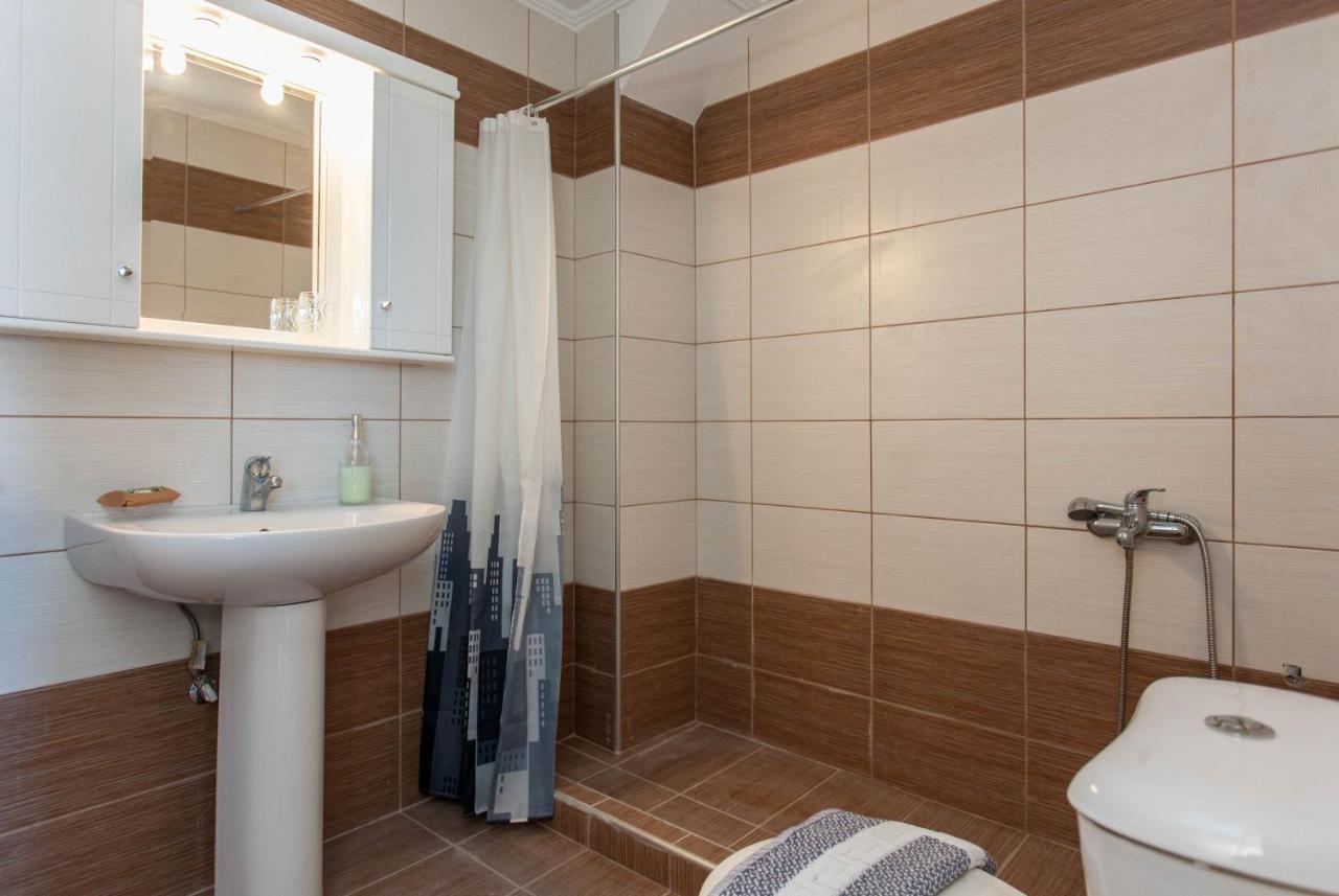 Hillside Seaview Apartment สตาโลส ภายนอก รูปภาพ